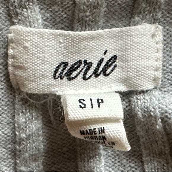 AERIE Heather Grey Essential Ribbed Cropped Cardigan - Size Small - Picture 7 of 7